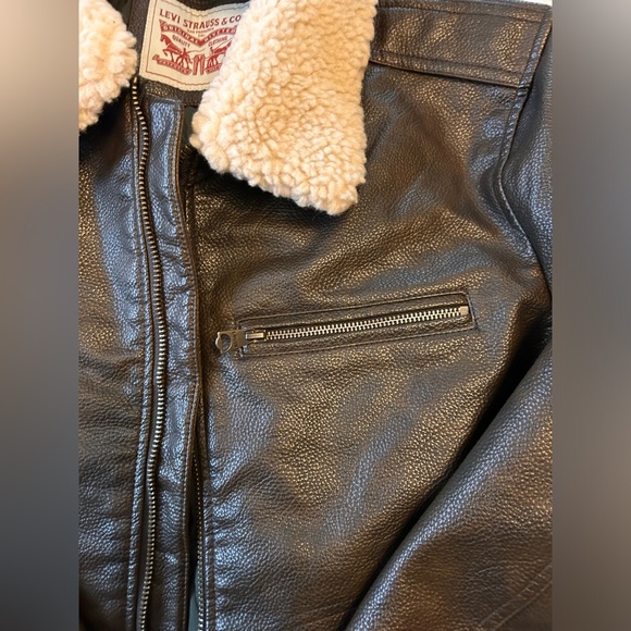 NWT Levi’s Leather Sherpa Bomber Jacket - Picture 4 of 9